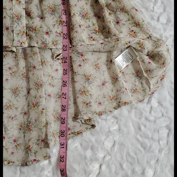 LOVE HAIGHT  hi lo lace insert Ruffl Bottom Floral Print Top Lrg. - Picture 6 of 8